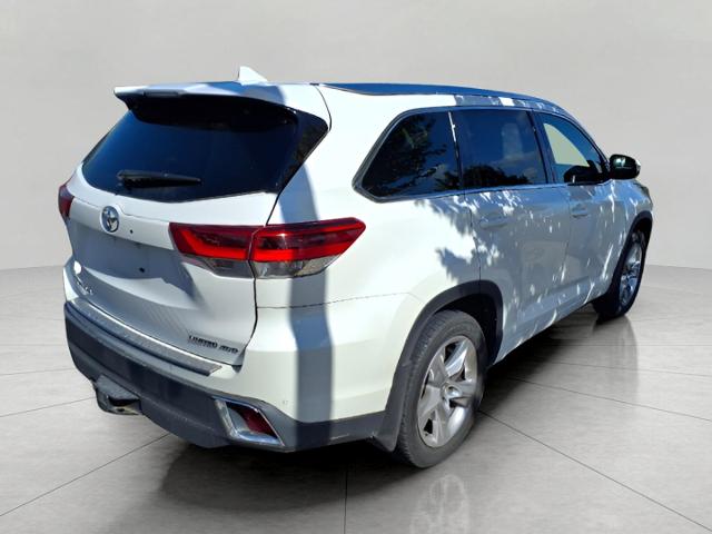 2017 Toyota Highlander Vehicle Photo in Oshkosh, WI 54904