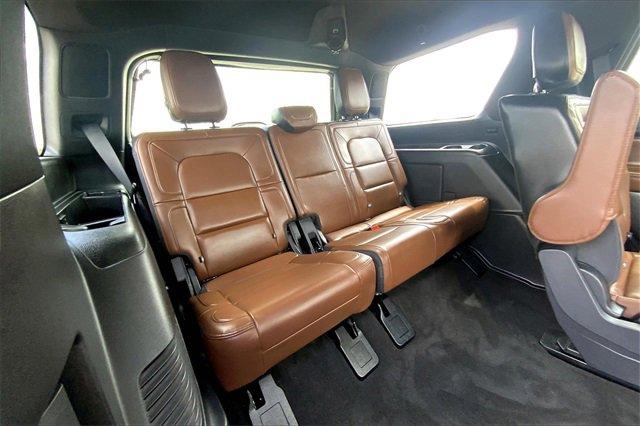2024 Lincoln Navigator Vehicle Photo in TOPEKA, KS 66609-0000