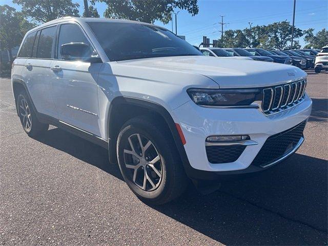 2024 Jeep Grand Cherokee Vehicle Photo in Willow Grove, PA 19090