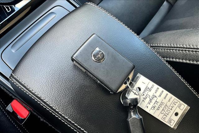 2025 Volvo XC40 Vehicle Photo in Houston, TX 77007
