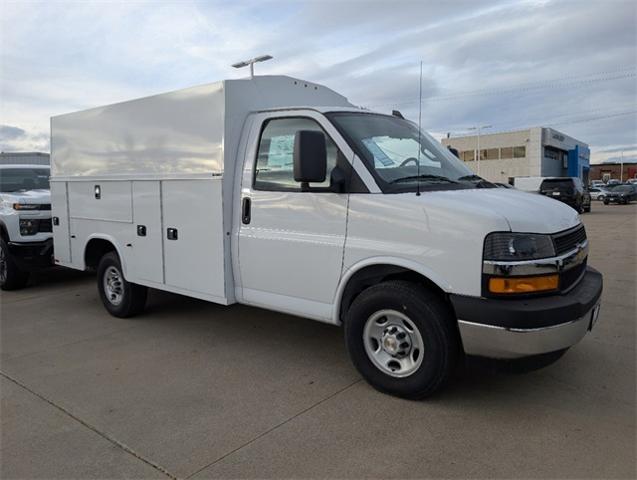 2024 Chevrolet Express Commercial Cutaway Vehicle Photo in ENGLEWOOD, CO 80113-6708