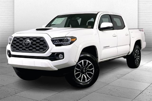 2021 Toyota Tacoma 4WD Vehicle Photo in Kansas City, MO 64114