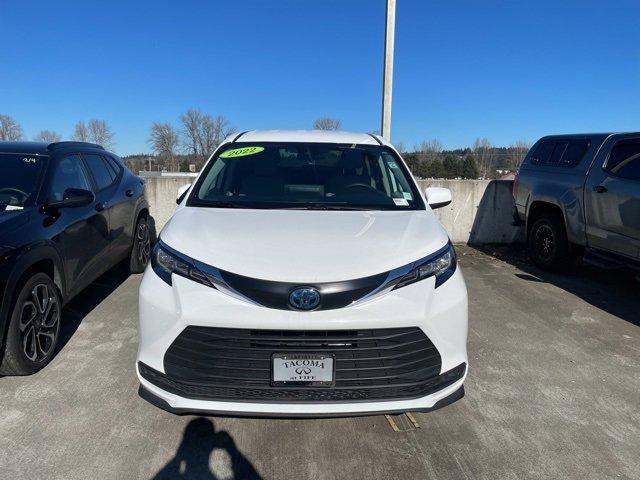 2022 Toyota Sienna Vehicle Photo in PUYALLUP, WA 98371-4149