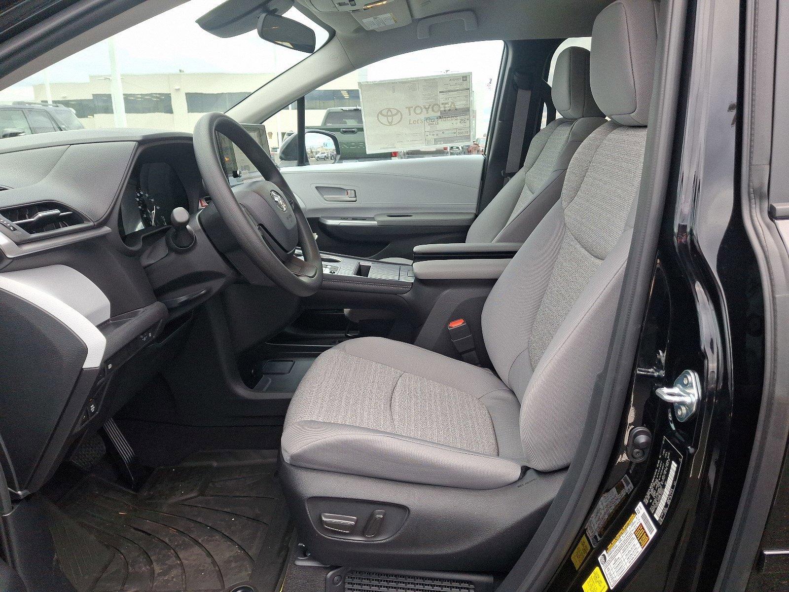 2025 Toyota Sienna Vehicle Photo in Harrisburg, PA 17111