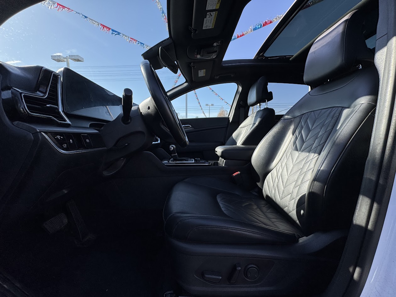 2023 Kia Sportage Vehicle Photo in BOONVILLE, IN 47601-9633