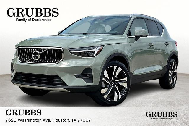 2025 Volvo XC40 Vehicle Photo in Houston, TX 77007