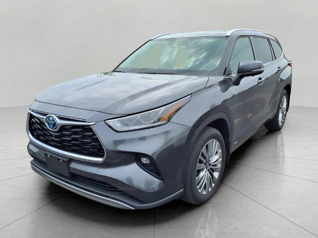 2023 Toyota Highlander Vehicle Photo in Oshkosh, WI 54904