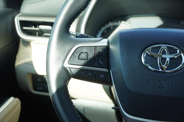 2025 Toyota Highlander Vehicle Photo in Riverdale, UT 84405