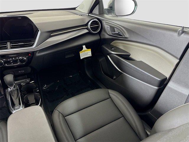 2025 Chevrolet Trax Vehicle Photo in PUYALLUP, WA 98371-4149