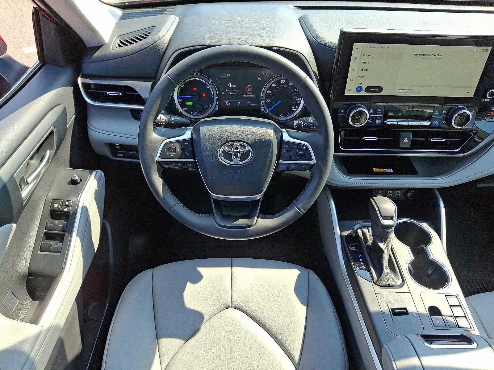 2023 Toyota Highlander Vehicle Photo in Trevose, PA 19053