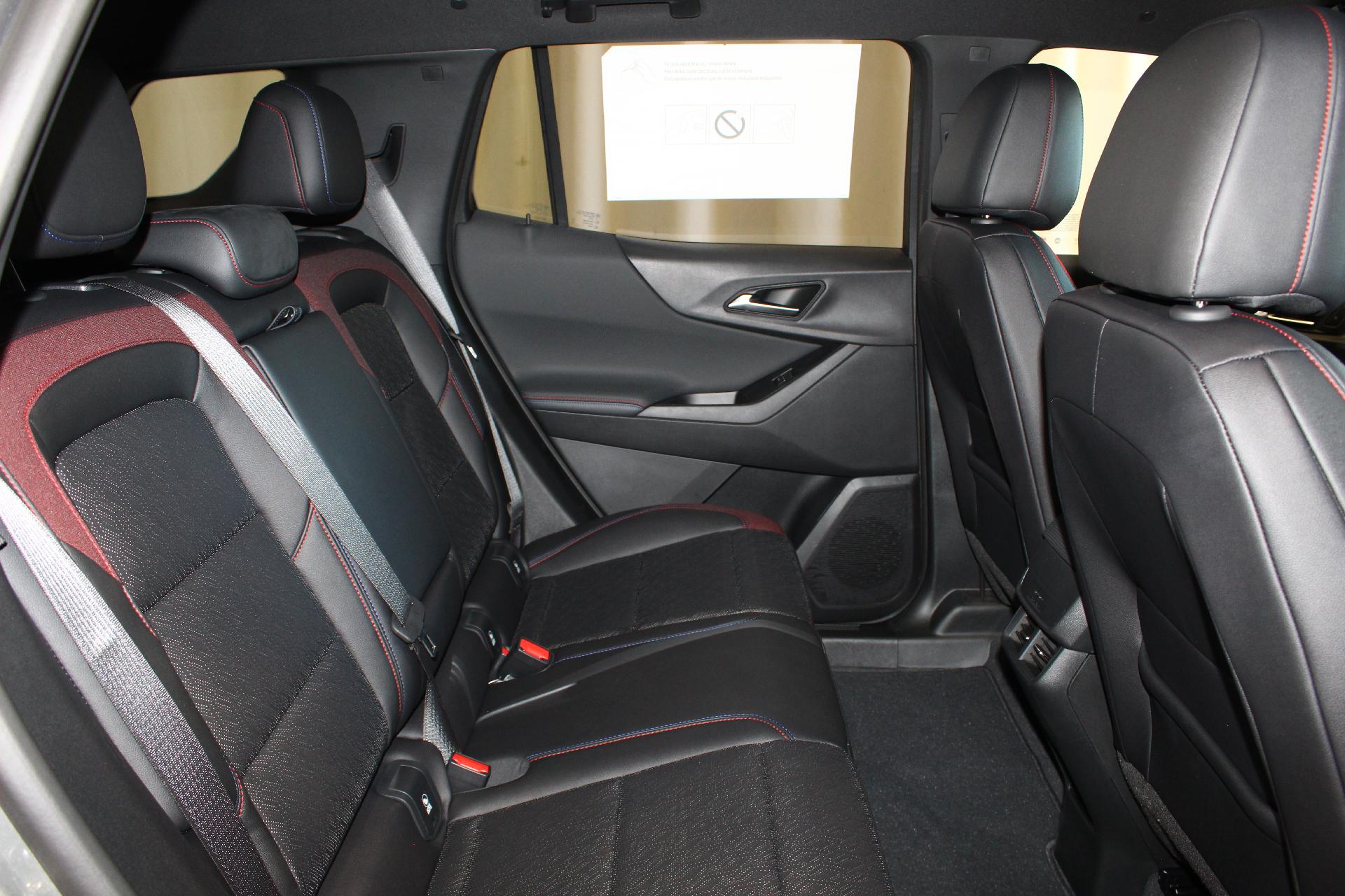 2025 Chevrolet Equinox Vehicle Photo in NORTHAMPTON, MA 01060-1120