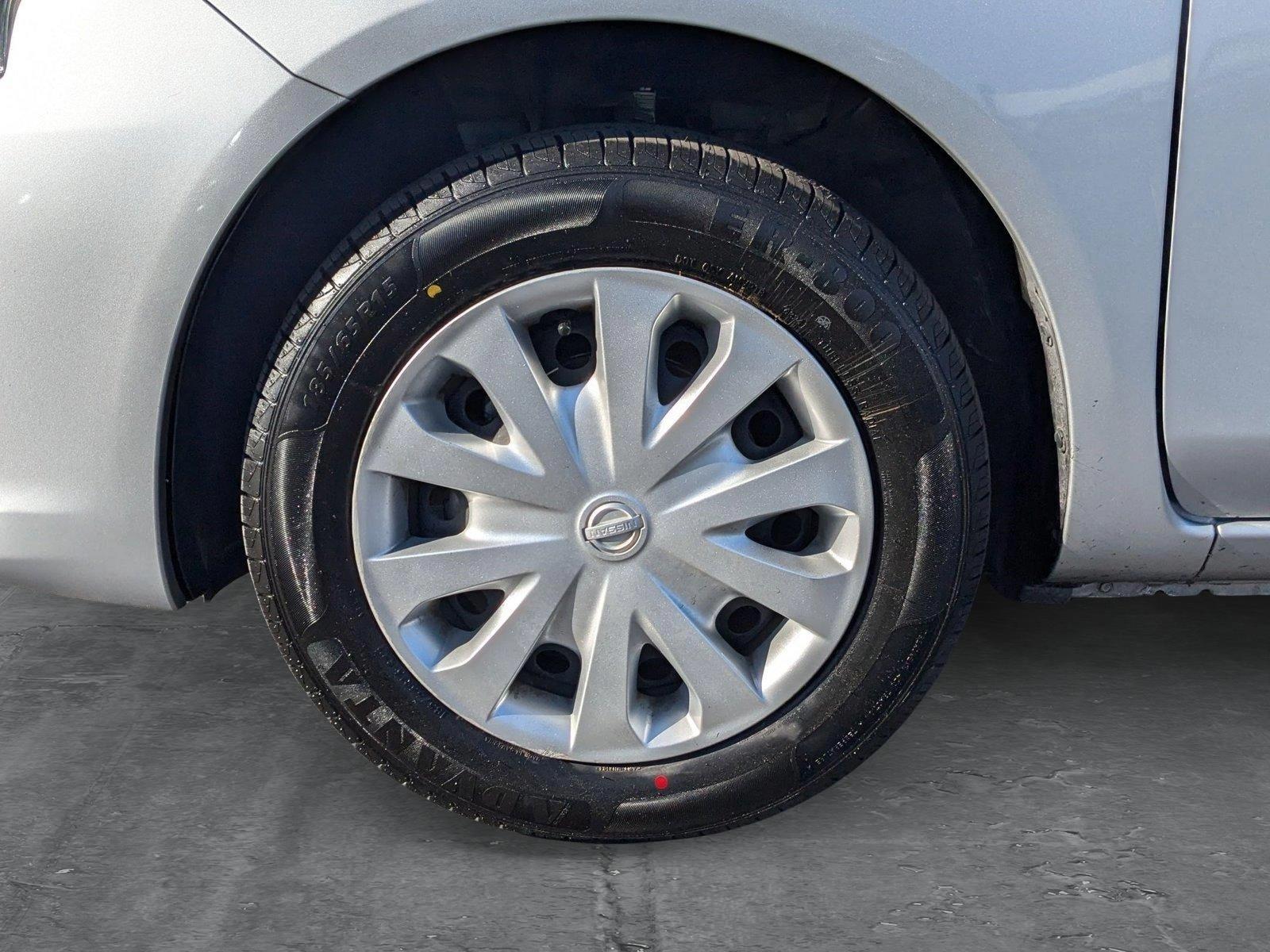 2019 Nissan Versa Sedan Vehicle Photo in VALENCIA, CA 91355-1705