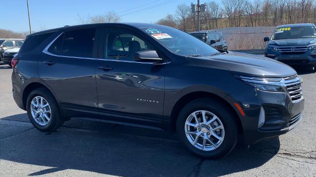 2022 Chevrolet Equinox Vehicle Photo in MOON TOWNSHIP, PA 15108-2571