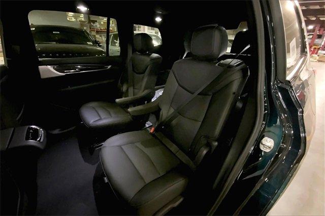 2025 Cadillac XT6 Vehicle Photo in KANSAS CITY, MO 64114-4545