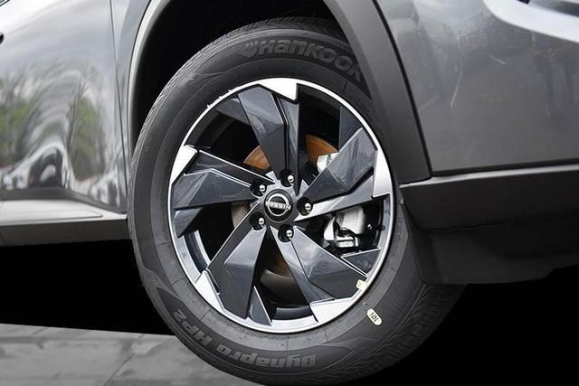 2025 Nissan Rogue Vehicle Photo in Ballwin, MO 63011
