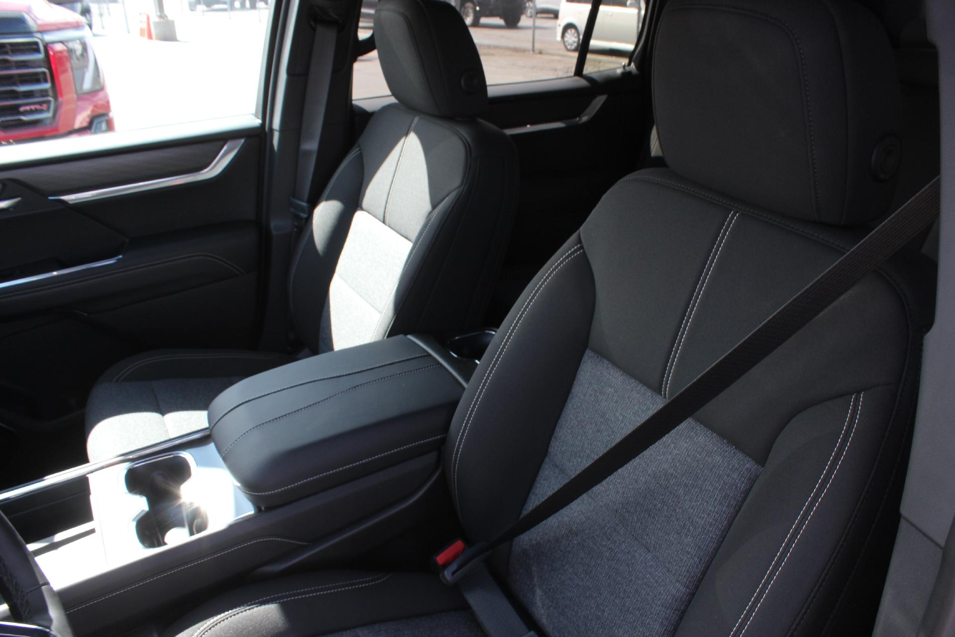 2025 GMC Acadia Vehicle Photo in AURORA, CO 80012-4011