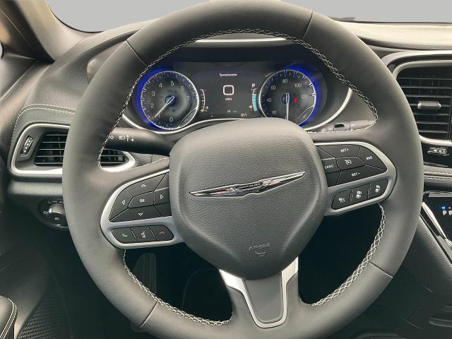 2025 Chrysler Pacifica Vehicle Photo in Kaukauna, WI 54130