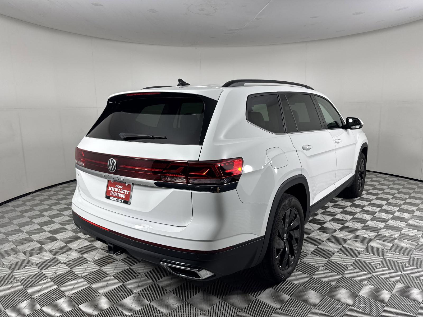 2024 Volkswagen Atlas Vehicle Photo in Georgetown, TX 78626