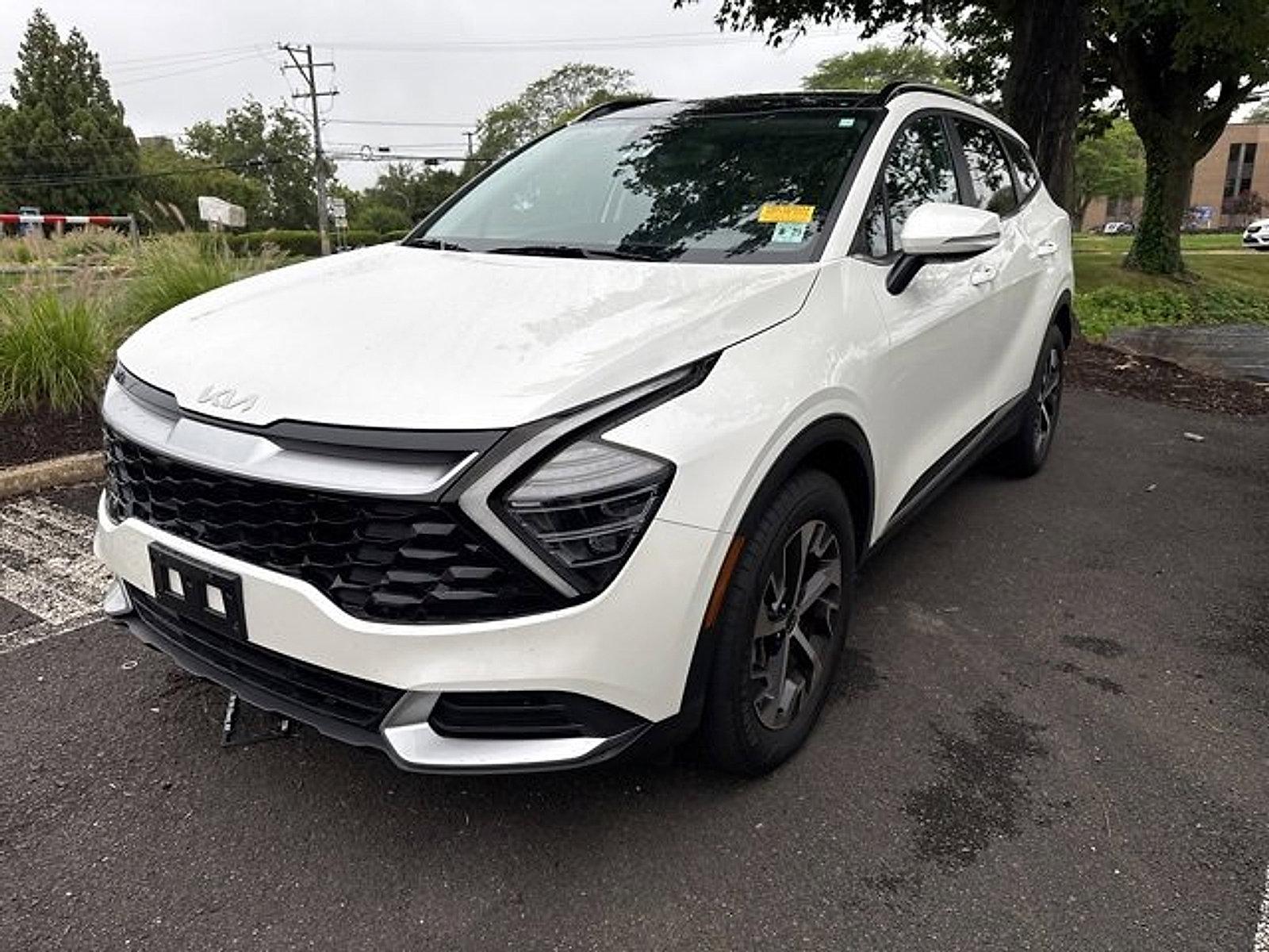2024 Kia Sportage Hybrid Vehicle Photo in Trevose, PA 19053