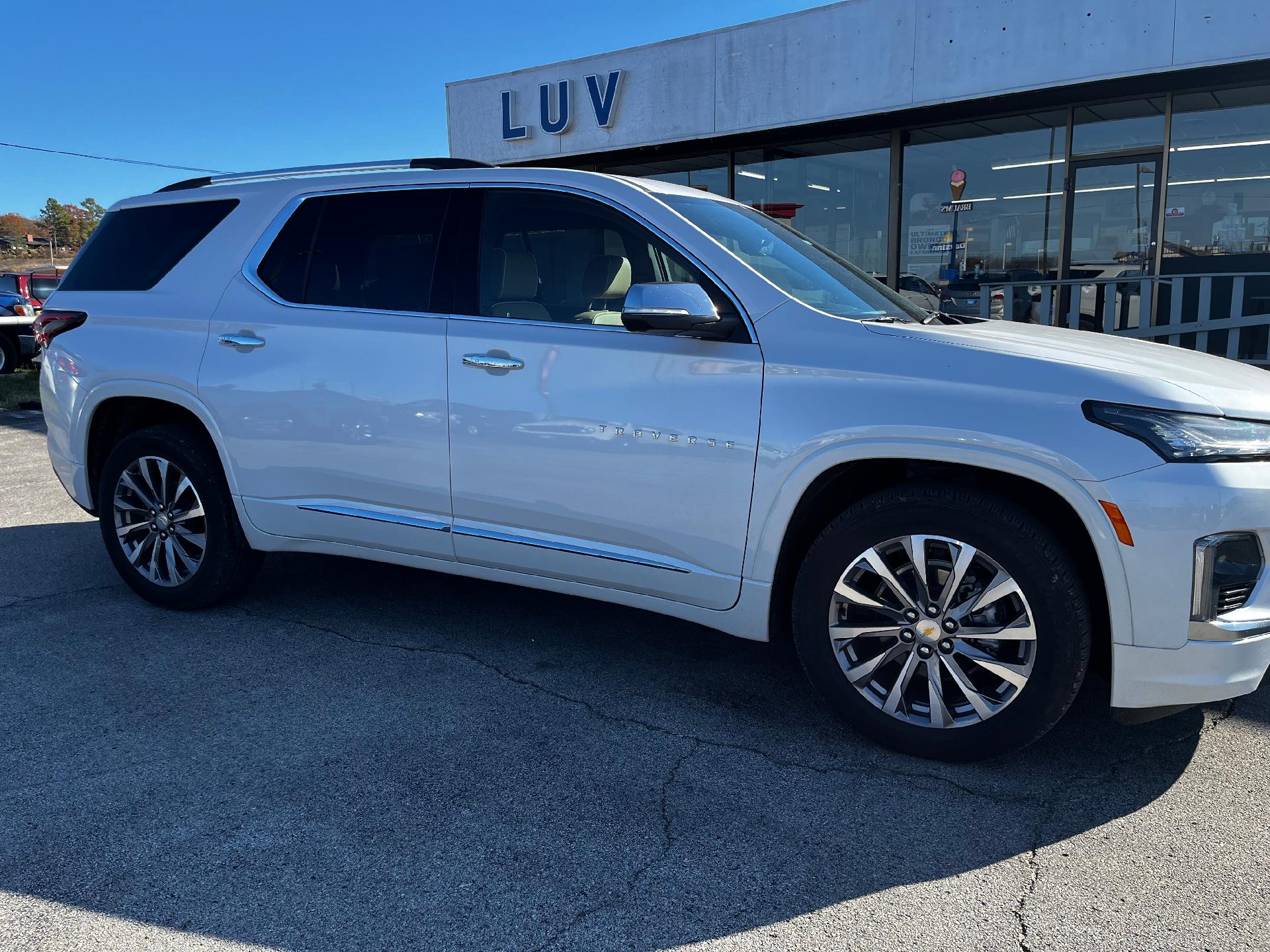 Used 2022 Chevrolet Traverse Premier with VIN 1GNEVKKW6NJ174331 for sale in Henryetta, OK