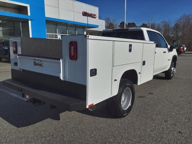 2024 Chevrolet Silverado 3500 HD Chassis Cab Vehicle Photo in EMPORIA, VA 23847-1235