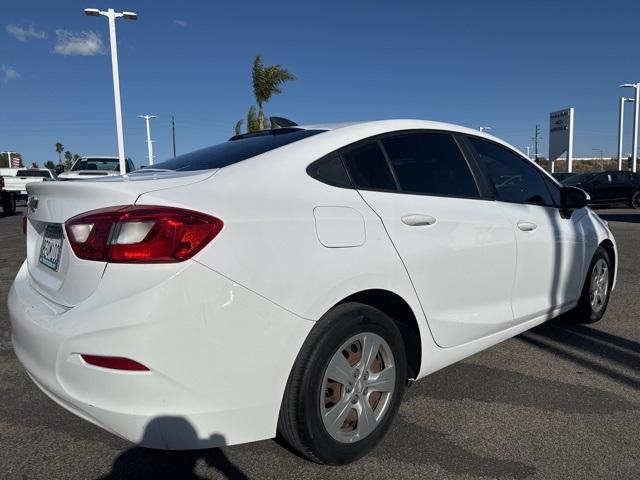 2018 Chevrolet Cruze Vehicle Photo in VENTURA, CA 93003-8585