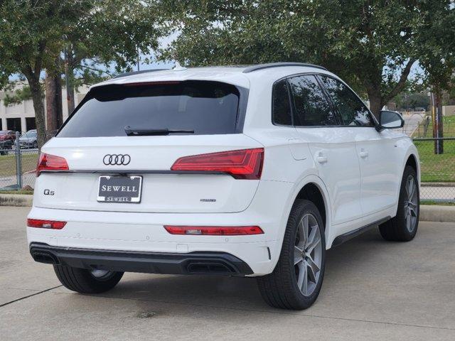 2025 Audi Q5 Vehicle Photo in HOUSTON, TX 77090