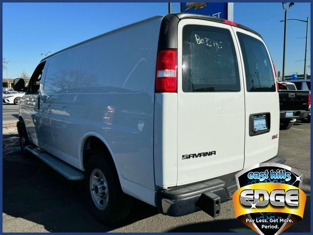 2022 GMC Savana Cargo Van Vehicle Photo in Roslyn, NY 11576