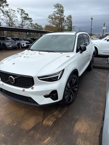 2025 Volvo XC40 Vehicle Photo in Houston, TX 77007