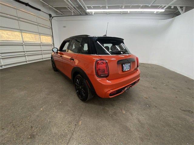 2020 MINI Cooper S Hardtop 4 Door Vehicle Photo in PORTLAND, OR 97225-3518