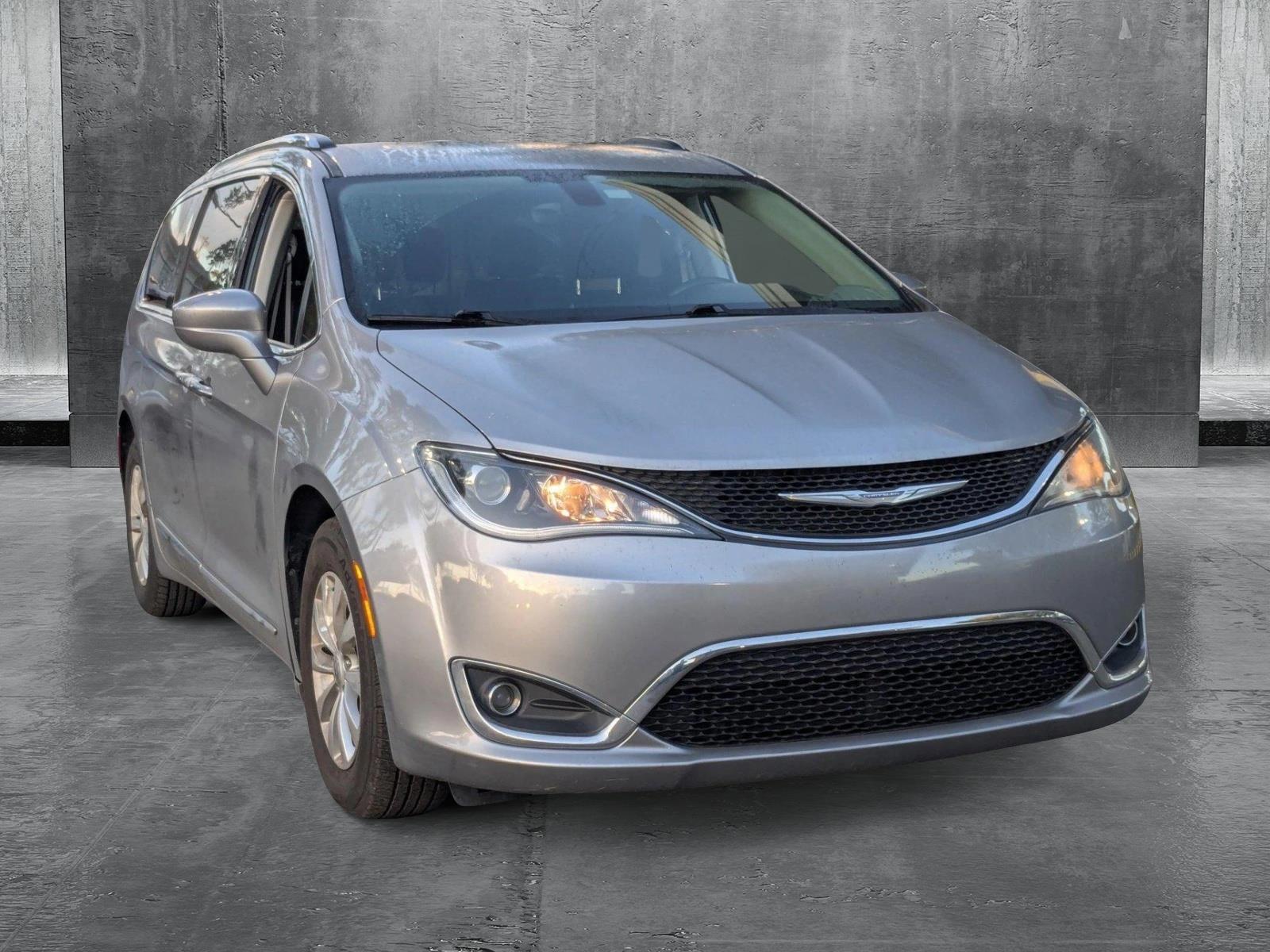 2018 Chrysler Pacifica Vehicle Photo in MIAMI, FL 33134-2699