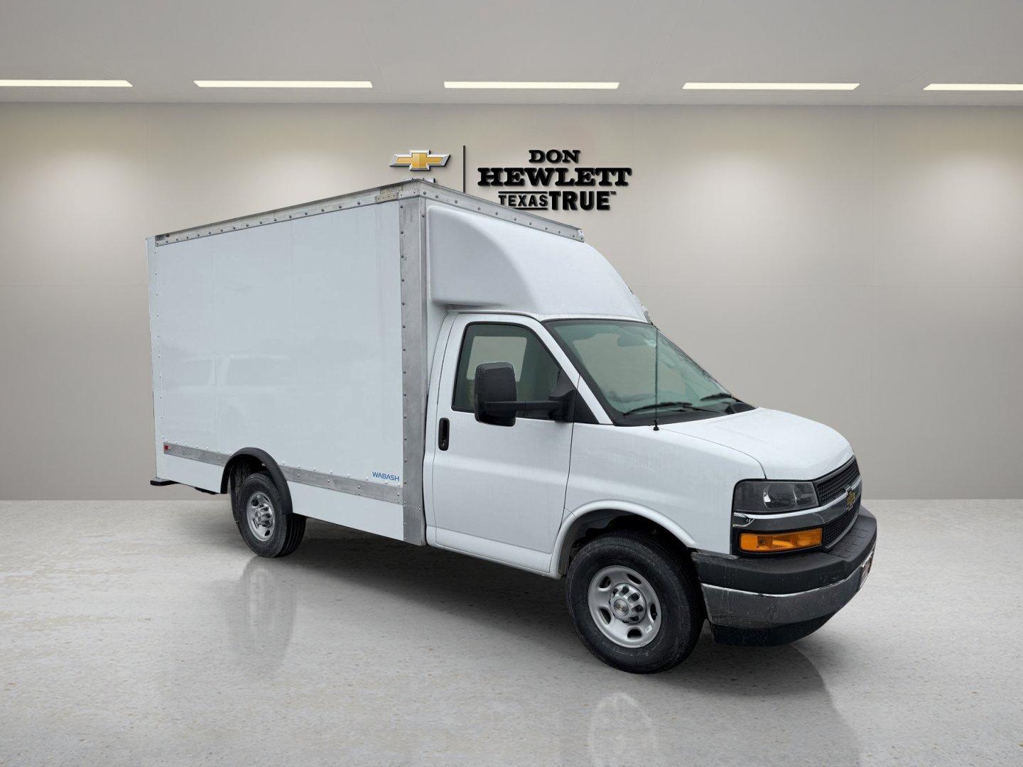 2024 Chevrolet Express Cutaway 3500 Vehicle Photo in GEORGETOWN, TX 78626-7508