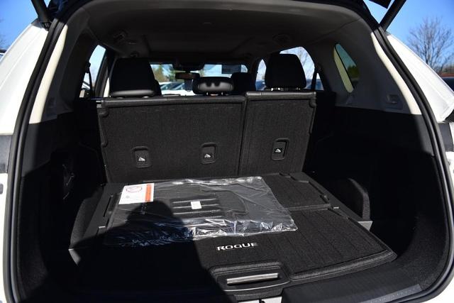 2025 Nissan Rogue Vehicle Photo in Ballwin, MO 63011