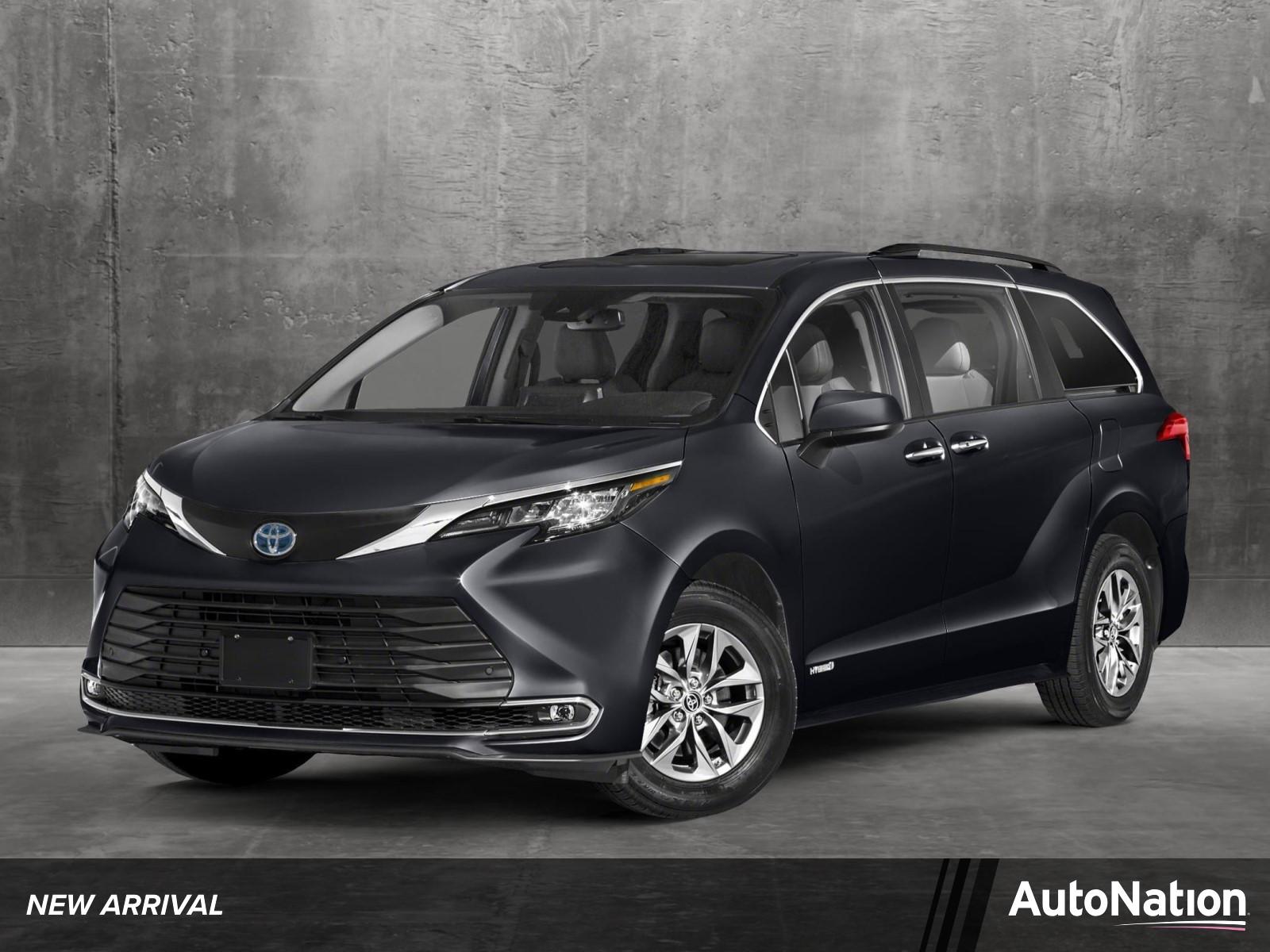 2024 Toyota Sienna Vehicle Photo in MIAMI, FL 33134-2699