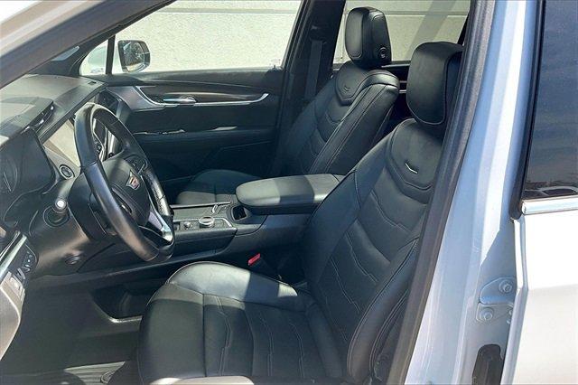 2024 Cadillac XT6 Vehicle Photo in TOPEKA, KS 66609-0000