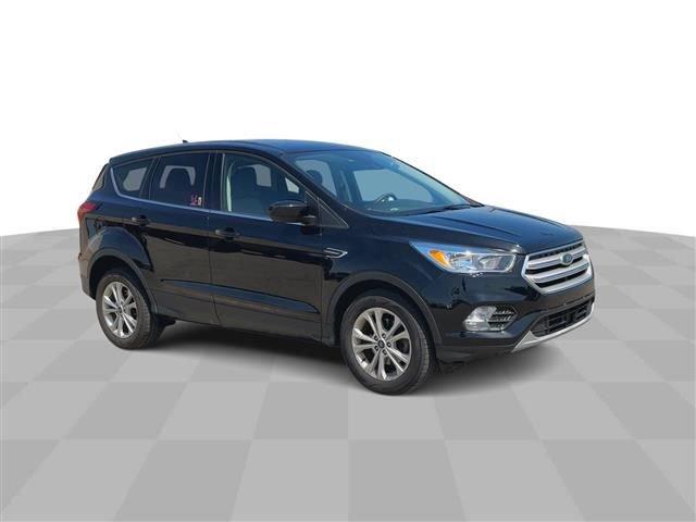 Used 2019 Ford Escape SE with VIN 1FMCU0GD7KUA24118 for sale in Sterling Heights, MI