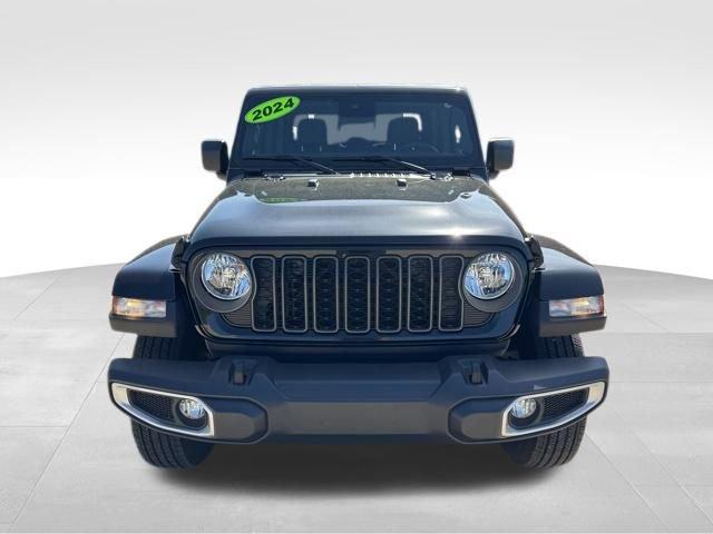 2024 Jeep Gladiator Vehicle Photo in MEDINA, OH 44256-9631