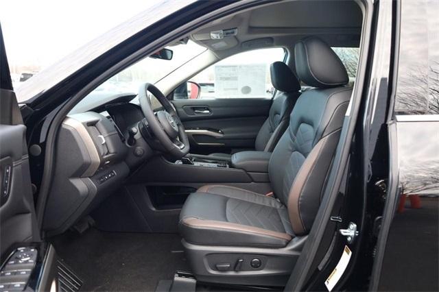 2025 Nissan Pathfinder Vehicle Photo in Hazelwood, MO 63042