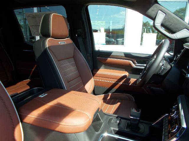 2025 GMC Sierra 1500 Vehicle Photo in LOWELL, MA 01852-4336