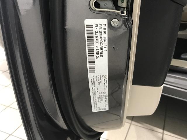 2023 Chrysler Pacifica Vehicle Photo in GREEN BAY, WI 54303-3330