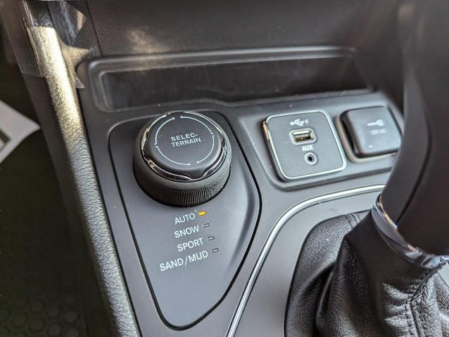 2022 Jeep Cherokee Vehicle Photo in Oshkosh, WI 54901
