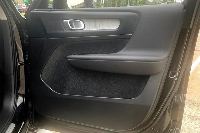 2025 Volvo XC40 Vehicle Photo in Houston, TX 77007