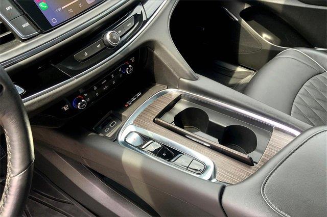 2024 Buick Enclave Vehicle Photo in TOPEKA, KS 66609-0000