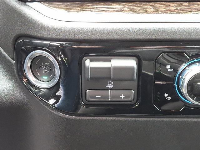 2025 GMC Sierra 2500 HD Vehicle Photo in TREVOSE, PA 19053-4984