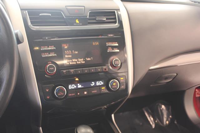 2013 Nissan Altima Vehicle Photo in Green Bay, WI 54304