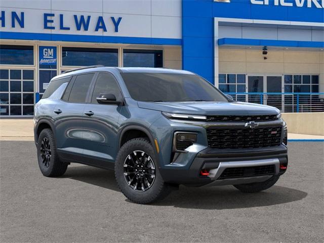 2025 Chevrolet Traverse Vehicle Photo in ENGLEWOOD, CO 80113-6708