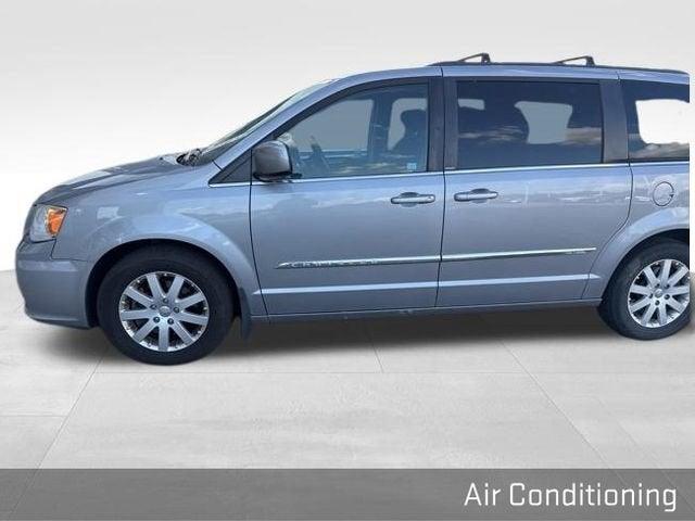 2014 Chrysler Town & Country Vehicle Photo in Fishers, IN 46038