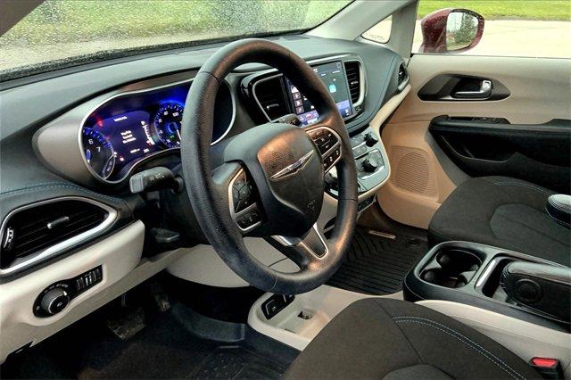 2021 Chrysler Pacifica Vehicle Photo in TOPEKA, KS 66609-0000