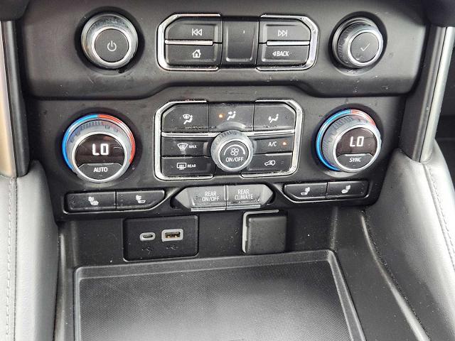 2022 Chevrolet Suburban Vehicle Photo in DENTON, TX 76210-9321