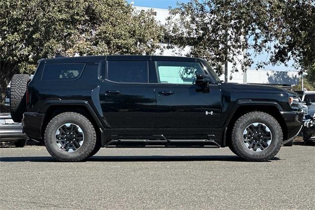 2025 GMC HUMMER EV SUV Vehicle Photo in ELK GROVE, CA 95757-8703